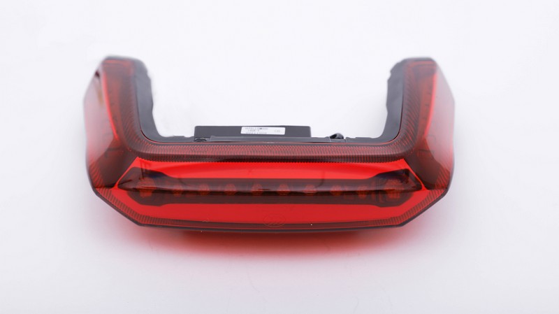 后尾灯（LED)